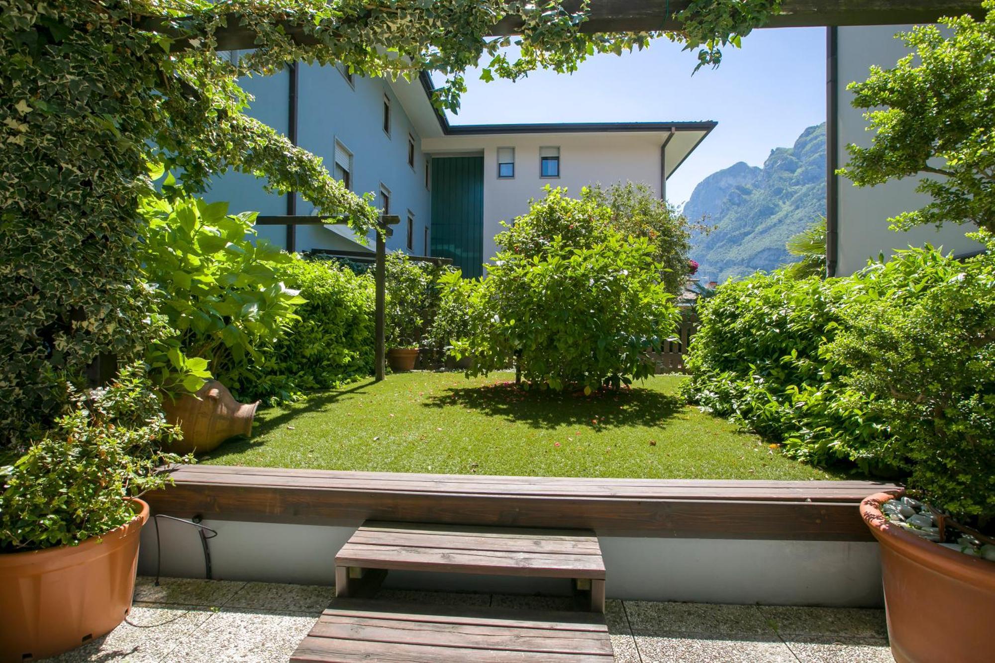 Elegance Suite Isabella - Happy Rentals Riva del Garda Exterior foto